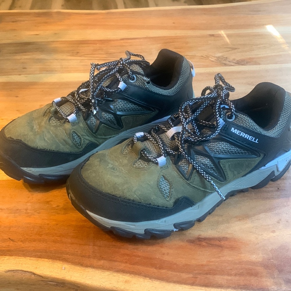 Merrill Vibram hiking shoes- size 8
